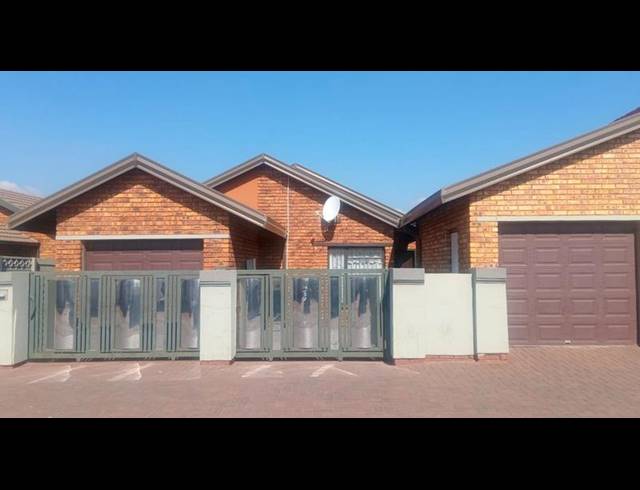 3 BEDROOM PROPERTY TO RENT IN NGUNI SECTION